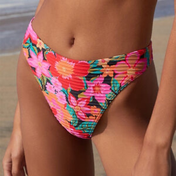 Billabong 🌼 Floral Bikini - Picture 9 of 14